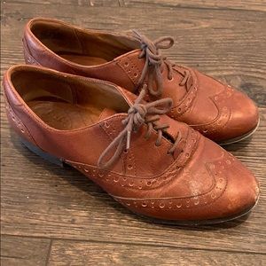 Comfy boho lace-up Clark’s oxfords